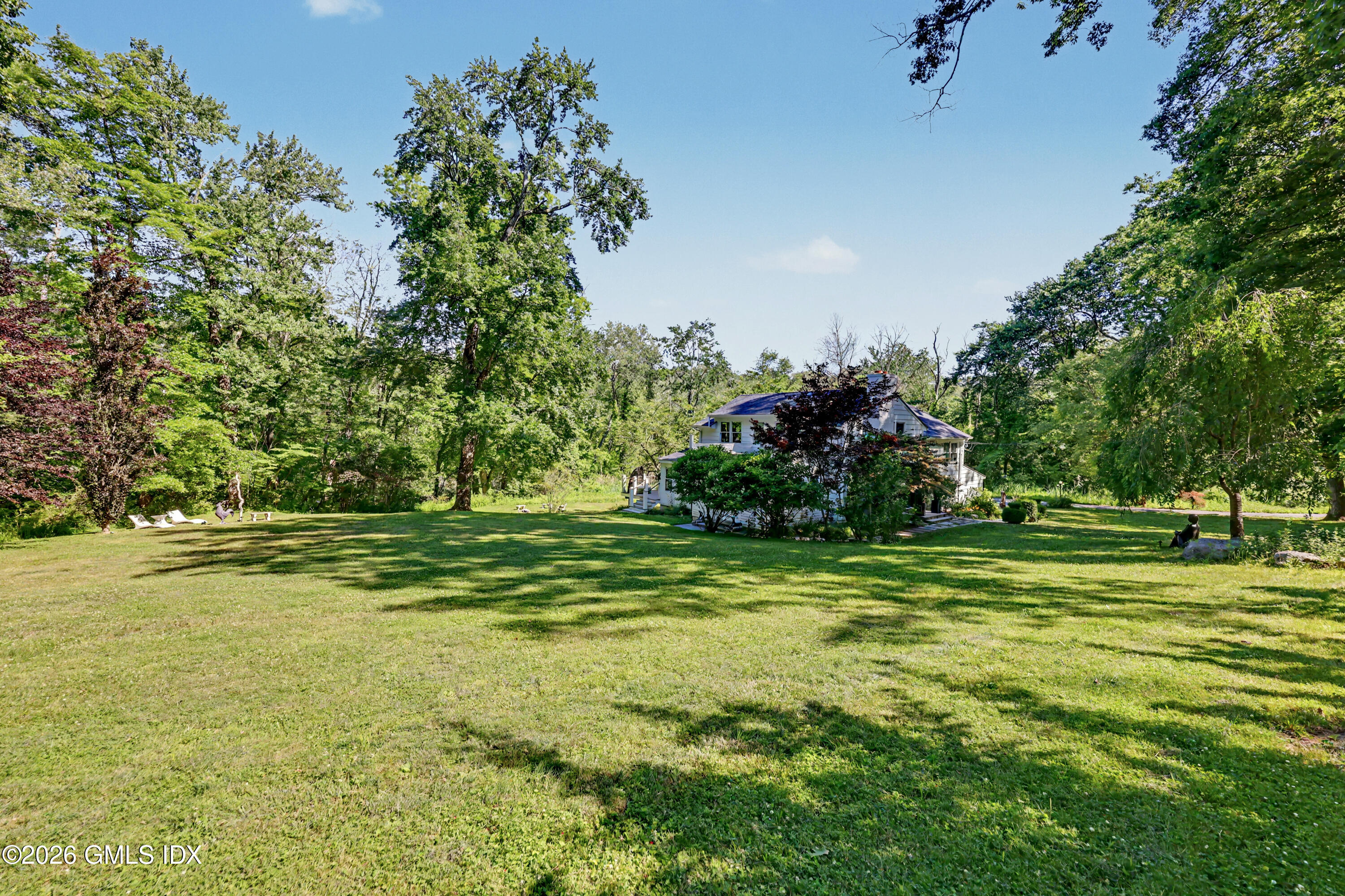 84 Hunting Ridge Road Greenwich, CT 06831 - Photo 33 of 37 Yard