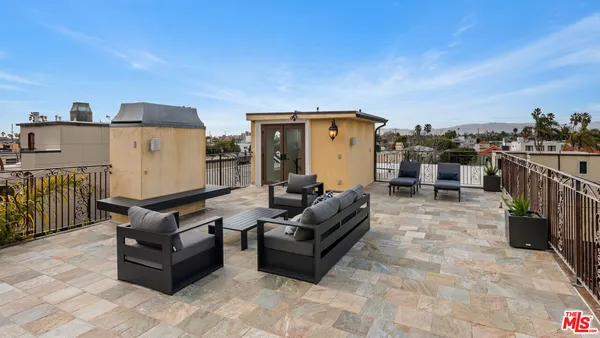 $23,000 | 405 Sherman Canal, Venice, CA 90291