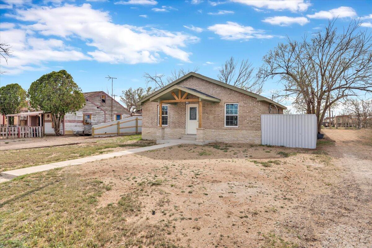 804 Avenue A Levelland, TX 79336 - Photo 11 of 20 IMG_8070