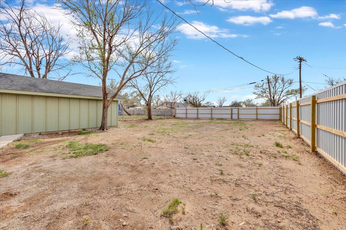 804 Avenue A Levelland, TX 79336 - Photo 13 of 20 IMG_8068