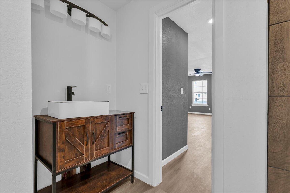 804 Avenue A Levelland, TX 79336 - Photo 5 of 20 IMG_8076