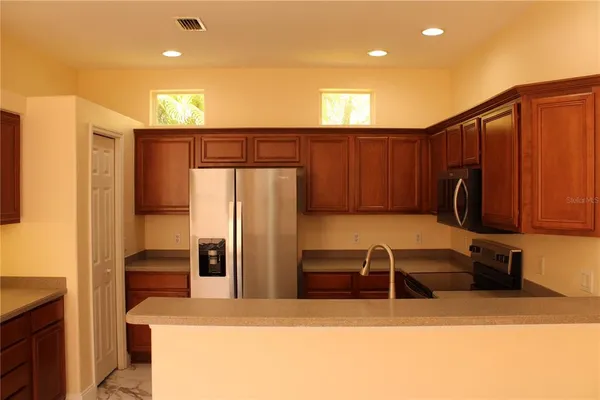 $2,750 | 7803 33rd Street East, Sarasota, FL 34243