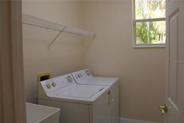 $2,750 | 7803 33rd Street East, Sarasota, FL 34243