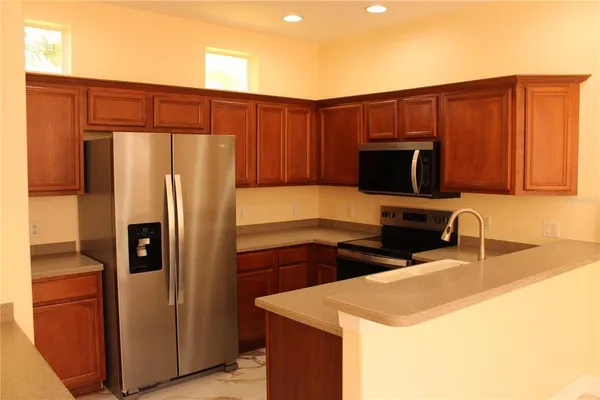 $2,750 | 7803 33rd Street East, Sarasota, FL 34243