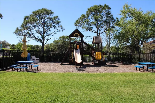 $2,750 | 7803 33rd Street East, Sarasota, FL 34243