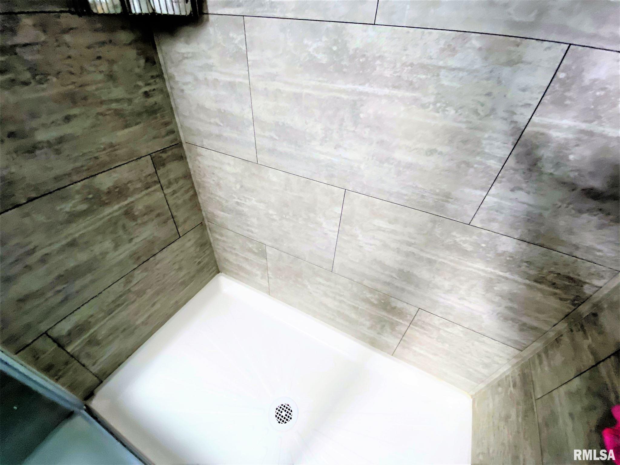 415 West 4th Street Flora, IL 62839 - Photo 24 of 42 Gallery Image 24