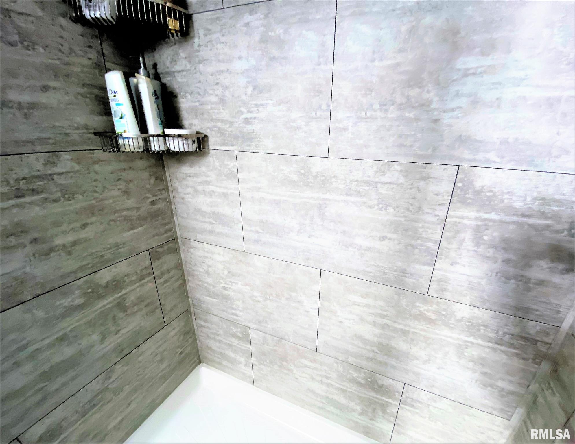 415 West 4th Street Flora, IL 62839 - Photo 25 of 42 Gallery Image 25