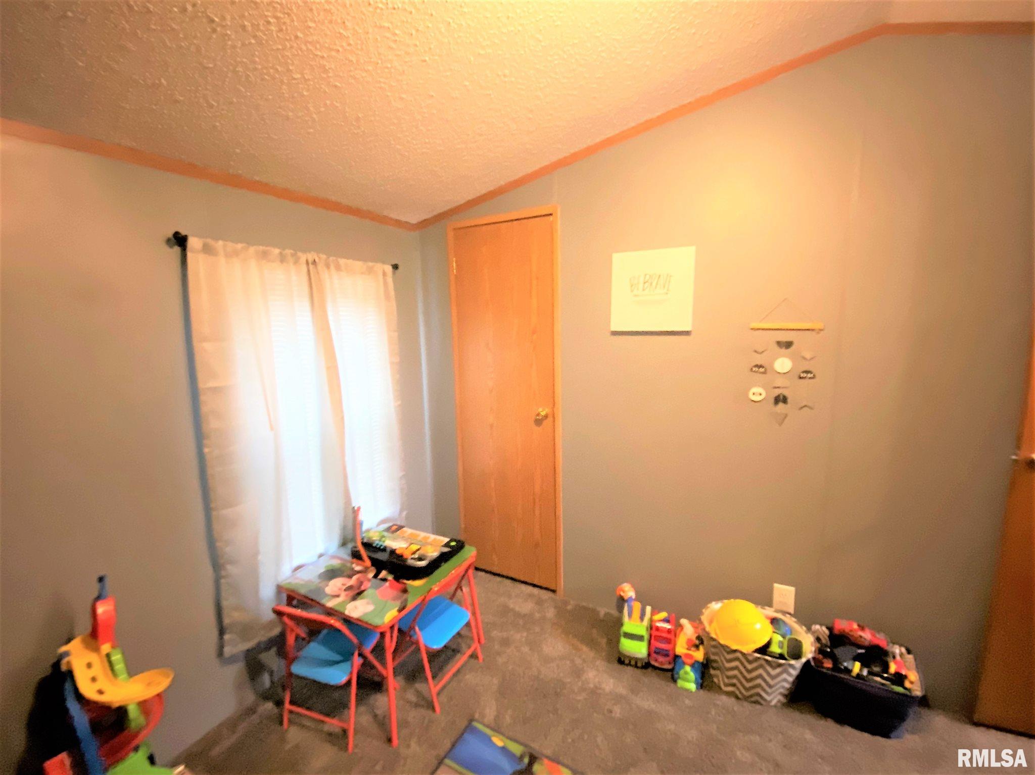 415 West 4th Street Flora, IL 62839 - Photo 29 of 42 Gallery Image 29
