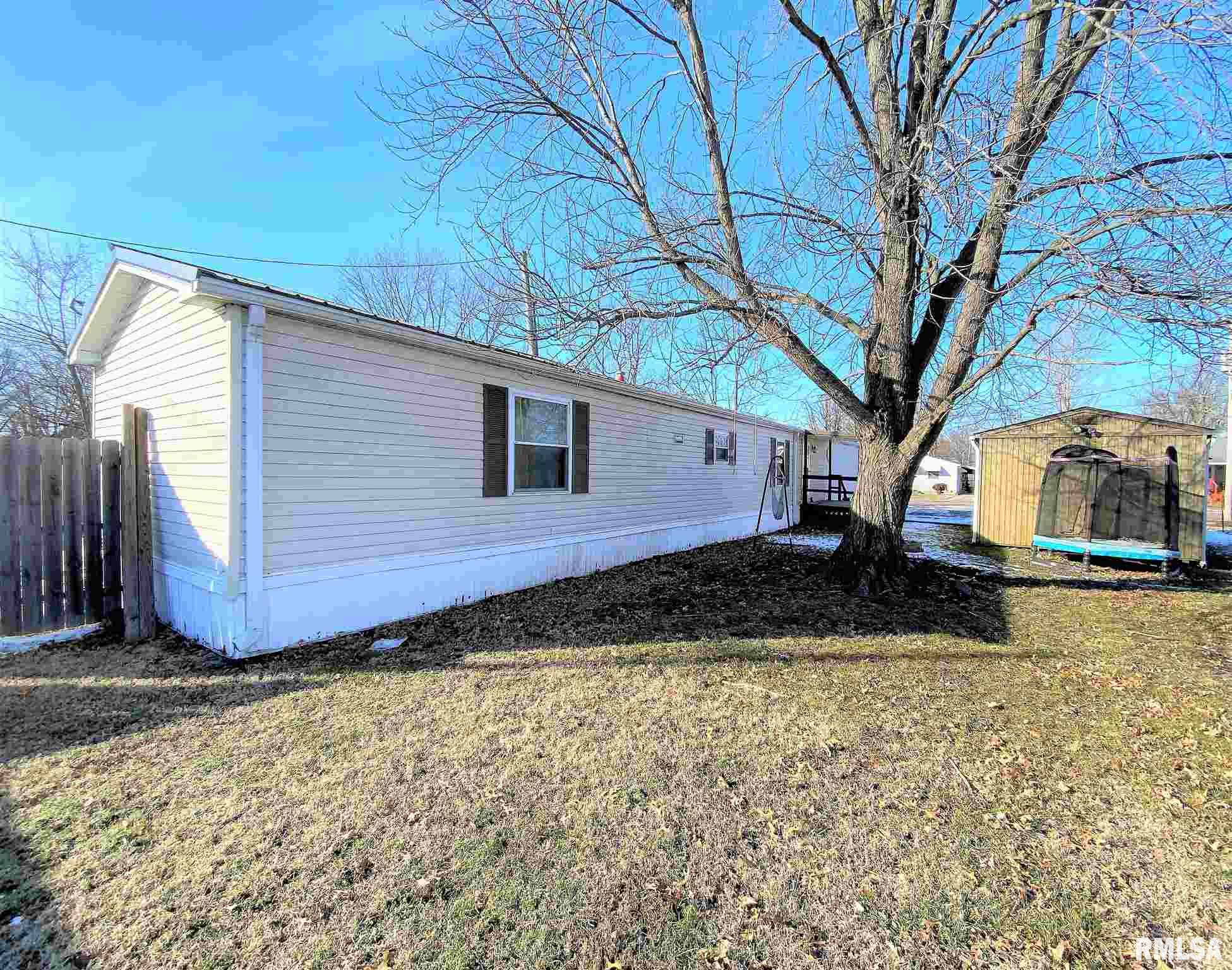 415 West 4th Street Flora, IL 62839 - Photo 3 of 42 Gallery Image 3