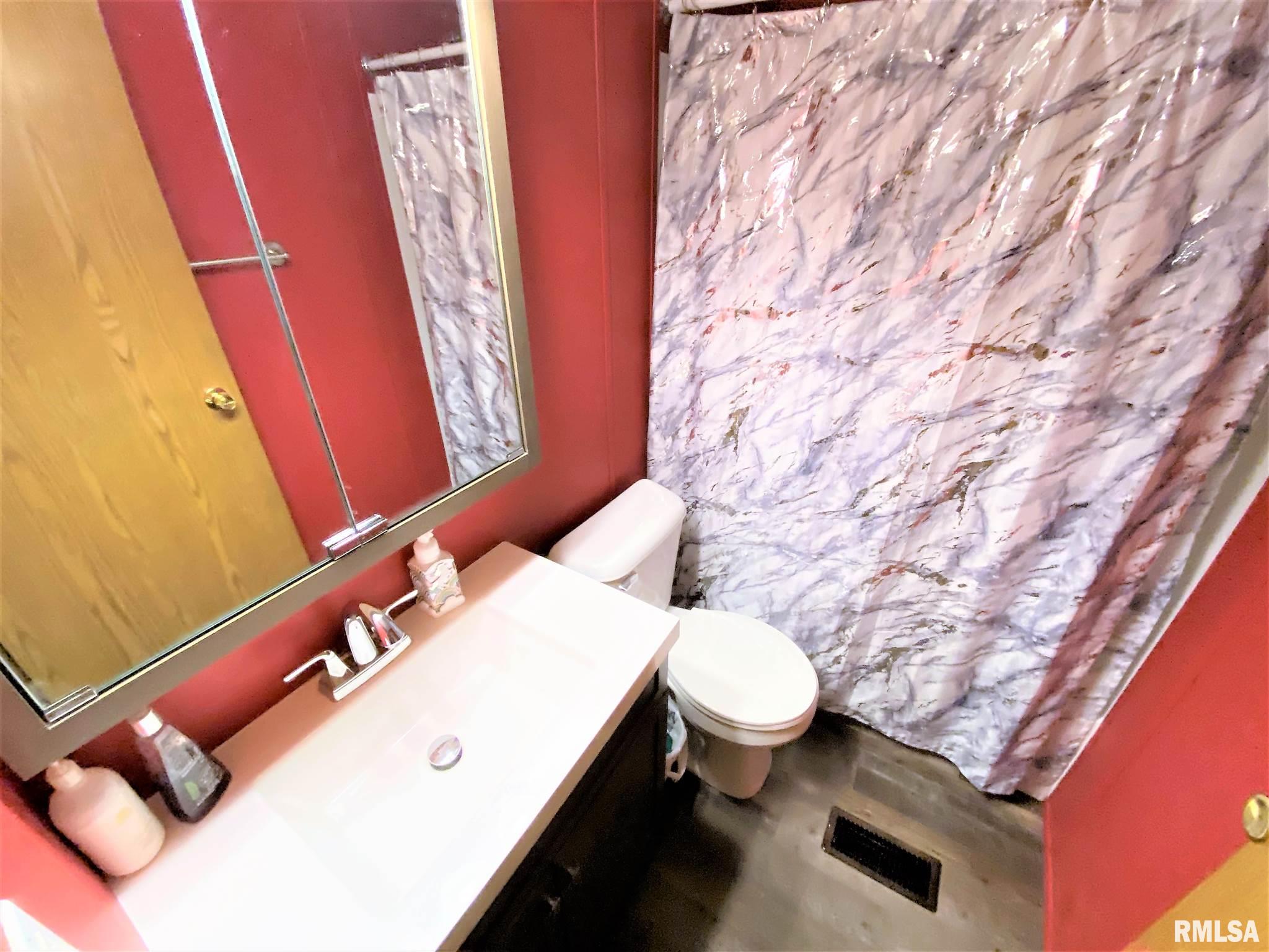 415 West 4th Street Flora, IL 62839 - Photo 34 of 42 Gallery Image 34