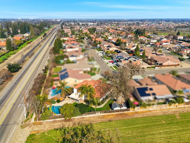 $699,000 | 613 East Chestnut Avenue, Visalia, CA 93292