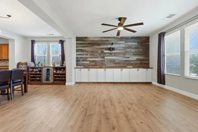 $699,000 | 613 East Chestnut Avenue, Visalia, CA 93292