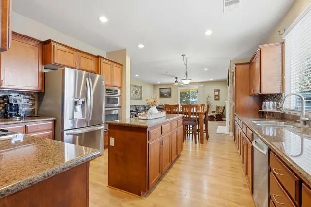 $699,000 | 613 East Chestnut Avenue, Visalia, CA 93292