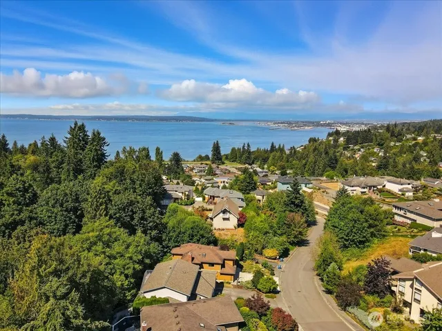 $3,650 | 4926 Dover Street, Everett, WA 98203