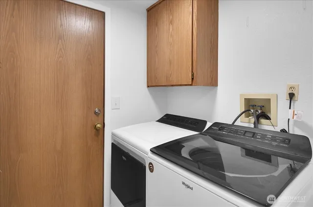 $3,650 | 4926 Dover Street, Everett, WA 98203