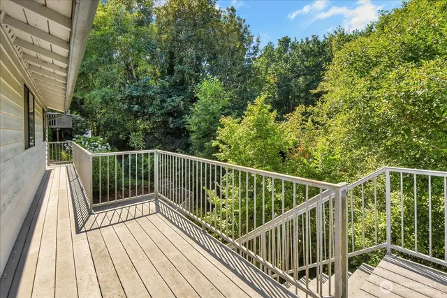 $3,650 | 4926 Dover Street, Everett, WA 98203