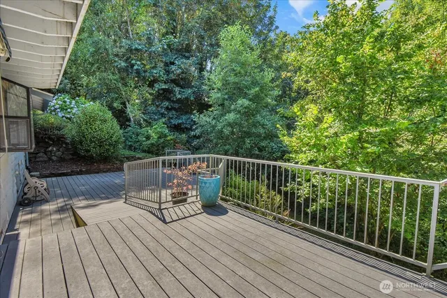 $3,650 | 4926 Dover Street, Everett, WA 98203