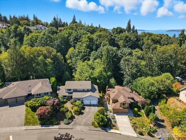 $3,650 | 4926 Dover Street, Everett, WA 98203