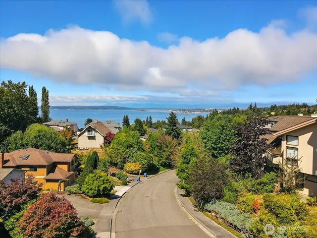 $3,650 | 4926 Dover Street, Everett, WA 98203