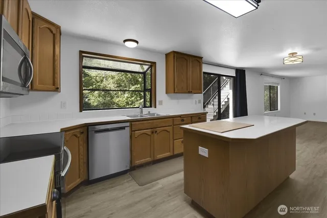 $3,650 | 4926 Dover Street, Everett, WA 98203