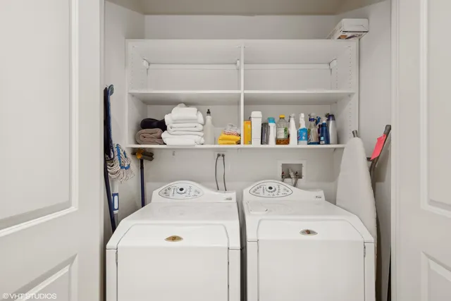 $900,000 | 55 East Erie Street, Unit 2103, Chicago, IL 60611