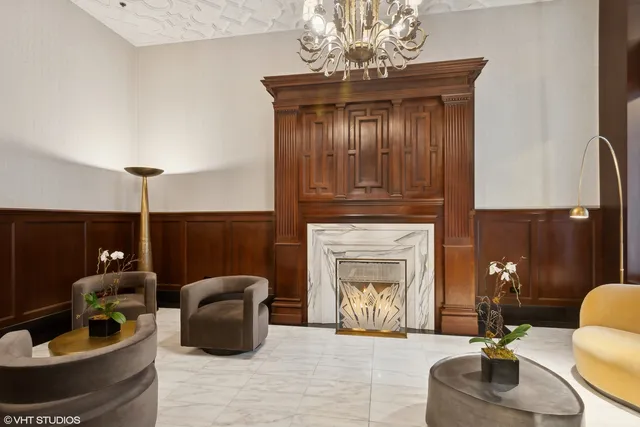 $900,000 | 55 East Erie Street, Unit 2103, Chicago, IL 60611