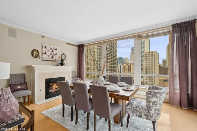 $900,000 | 55 East Erie Street, Unit 2103, Chicago, IL 60611