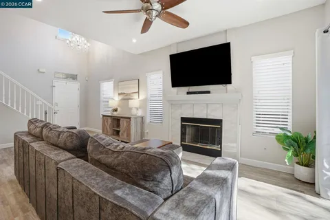 $899,500 | 249 Stranahan Circle, Clayton, CA 94517