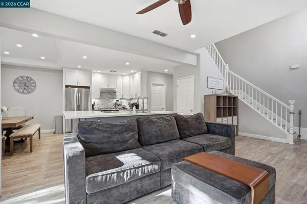 $869,500 | 249 Stranahan Circle, Clayton, CA 94517