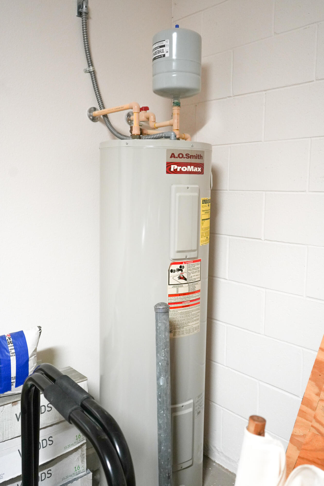 283 Murano Drive West Melbourne, FL 32904 - Photo 19 of 21 Hot Water Heater