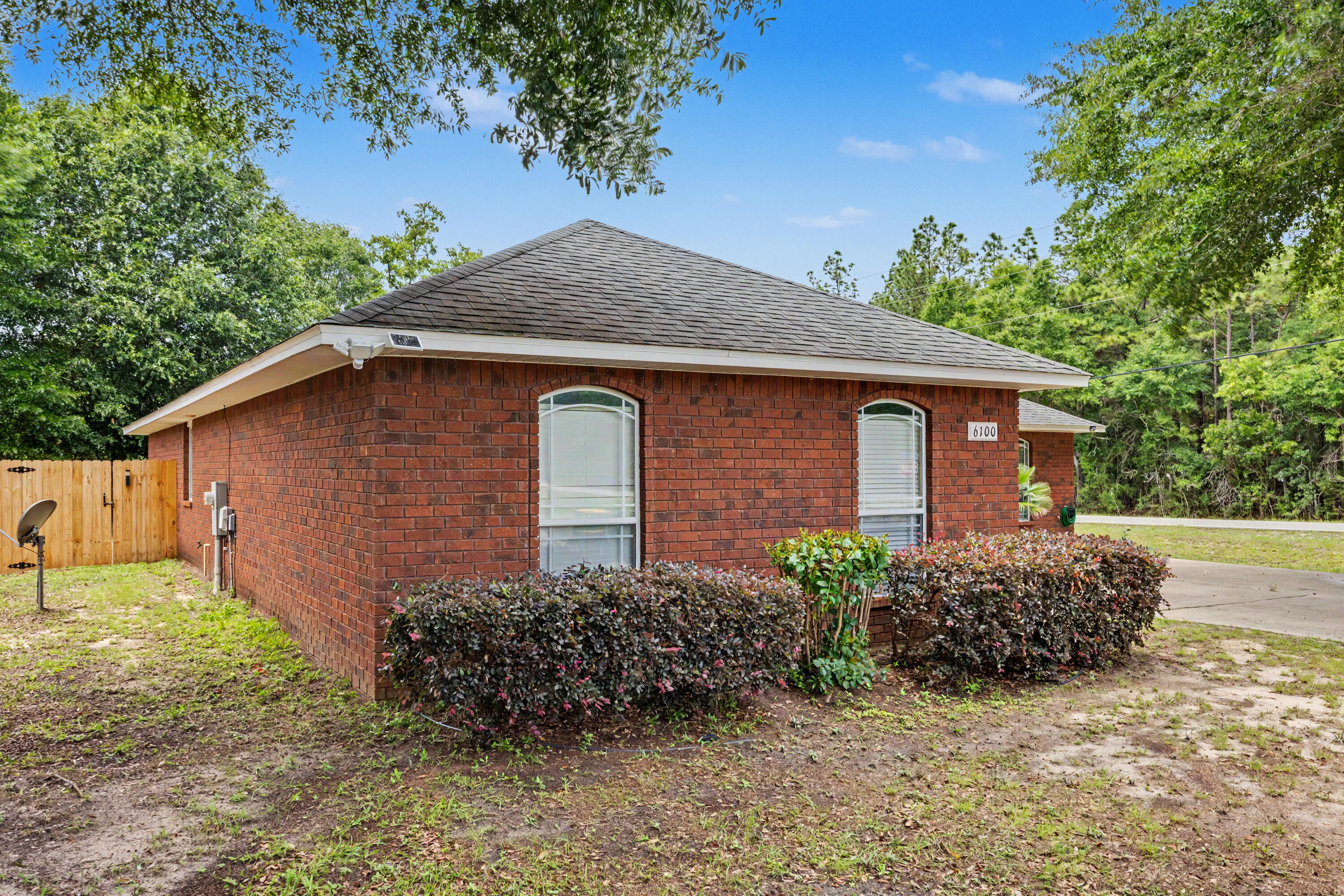 6100 Dragonfly Way Crestview, FL 32536 - Photo 3 of 51 3-03