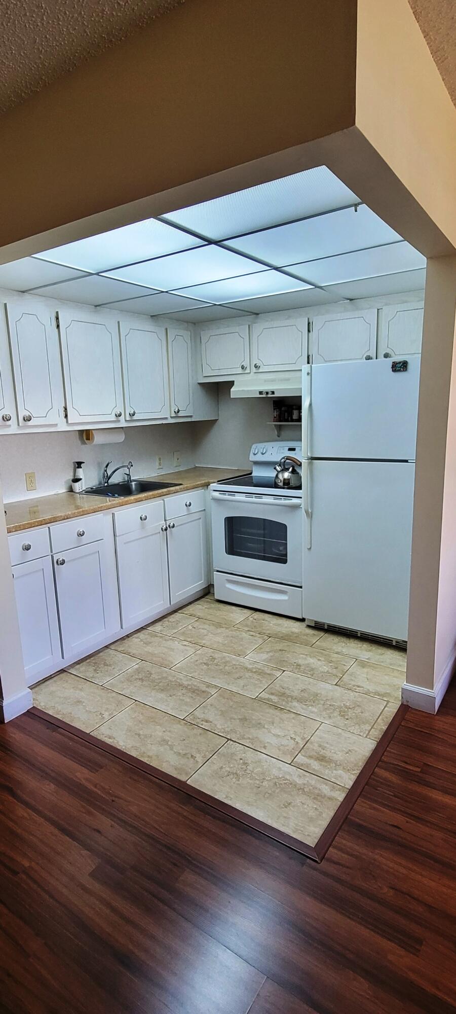 222 Mansfield East, Unit 222 Boca Raton, FL 33434 - Photo 6 of 28 20220226_112517_resized_1