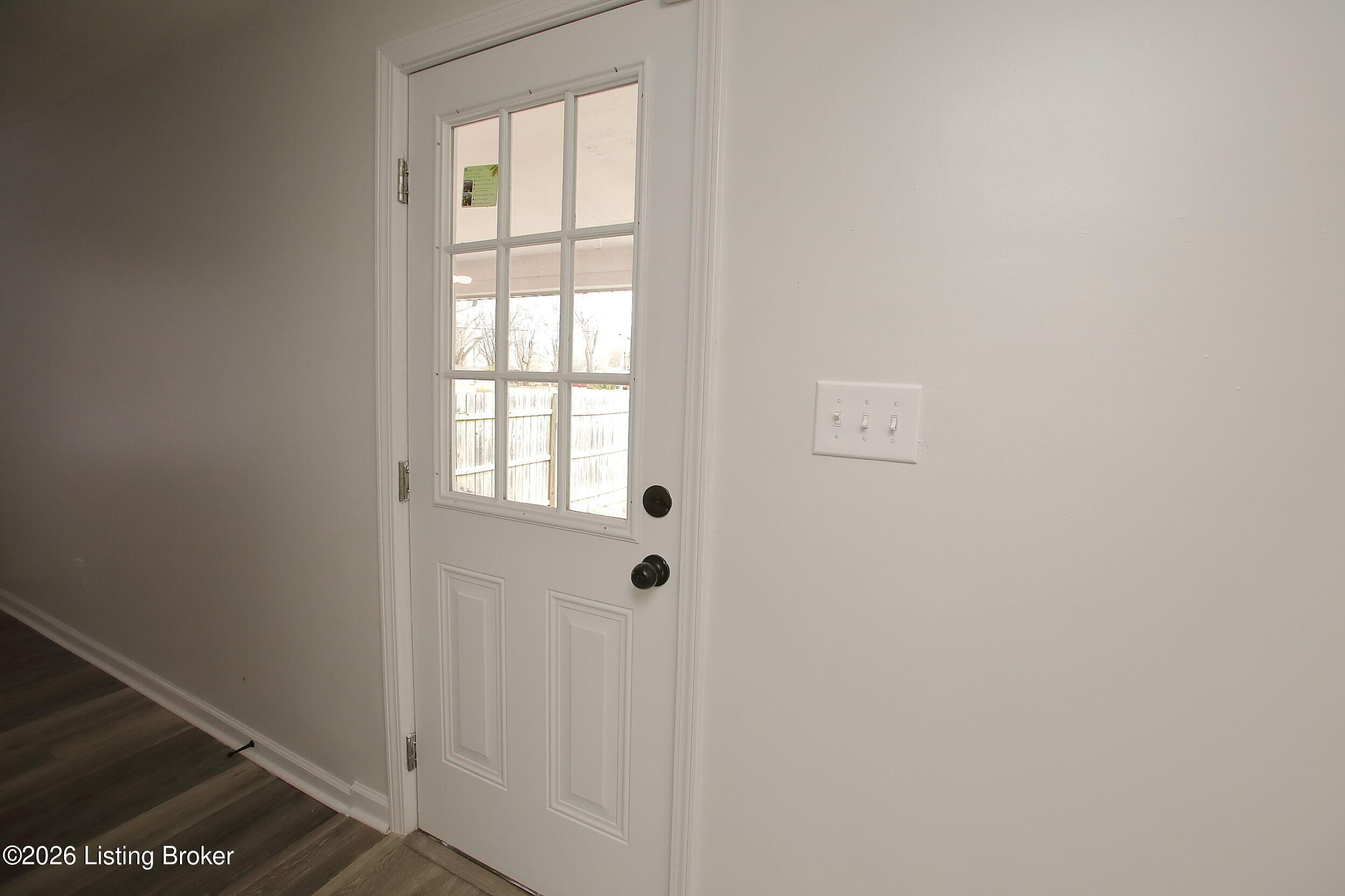 5510 Maryman Road Louisville, KY 40258 - Photo 24 of 29 Side Entrance