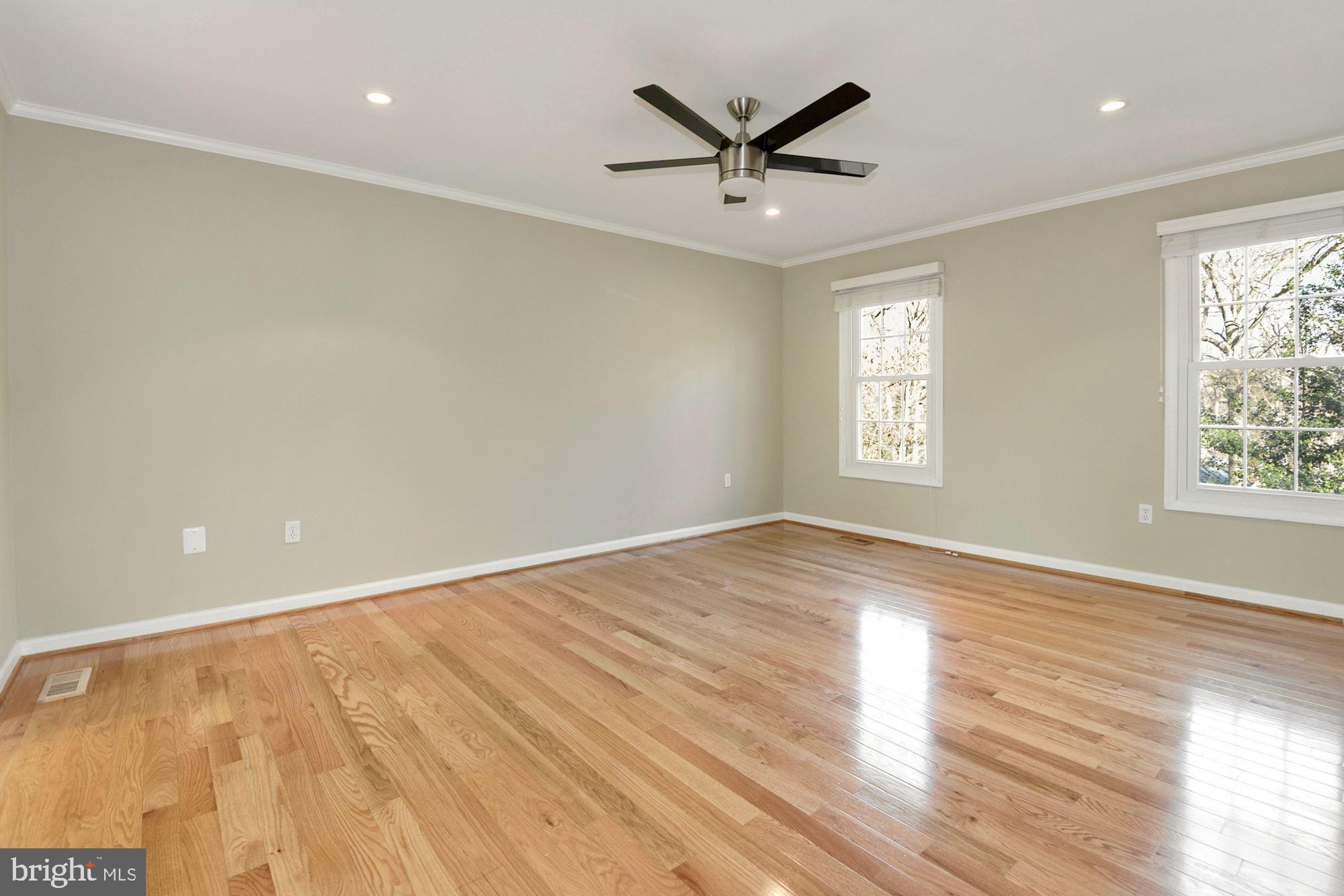 1940 Barton Hill Road Reston, VA 20191 - Photo 18 of 38 Master bedroom
