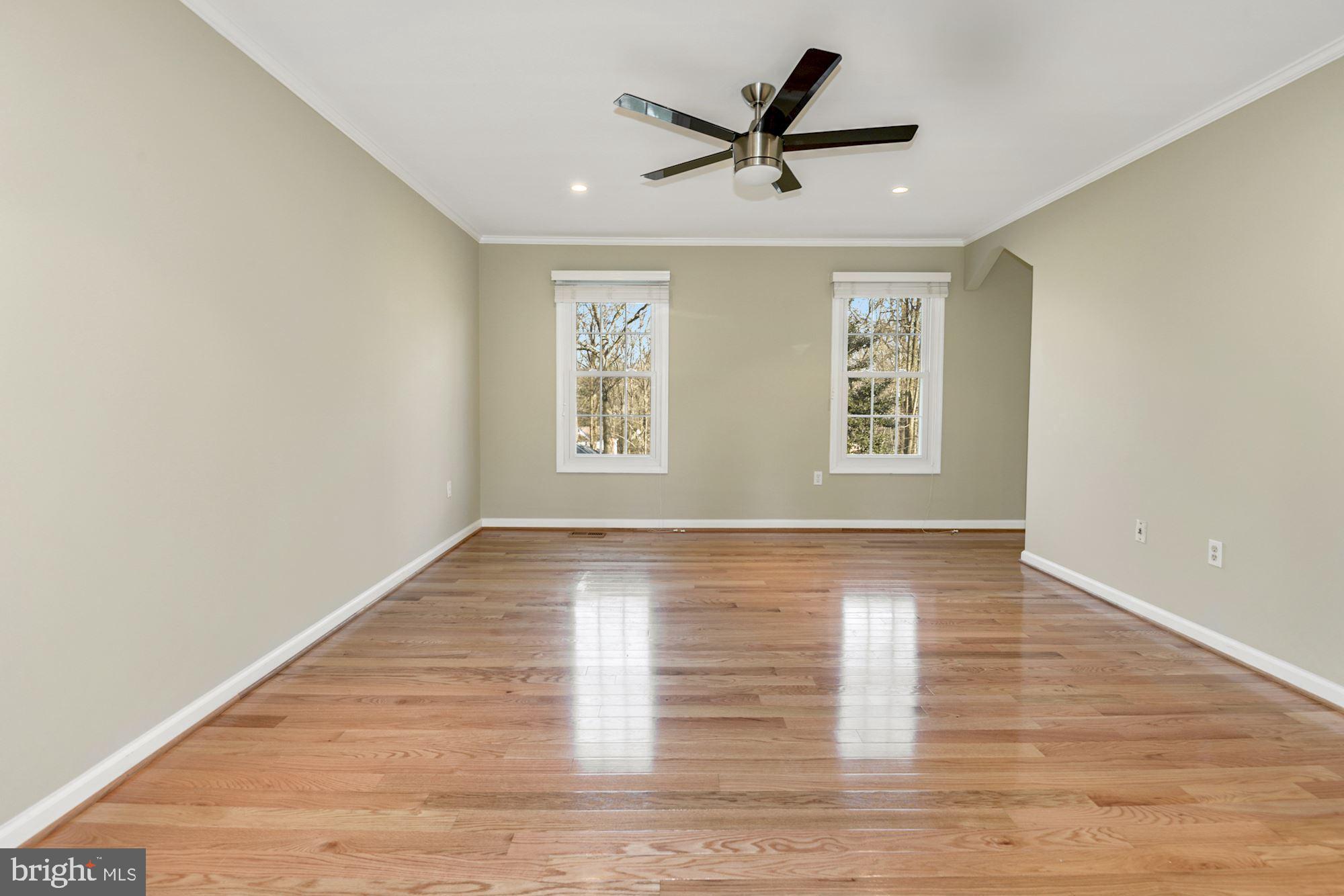 1940 Barton Hill Road Reston, VA 20191 - Photo 19 of 38 Master bedroom