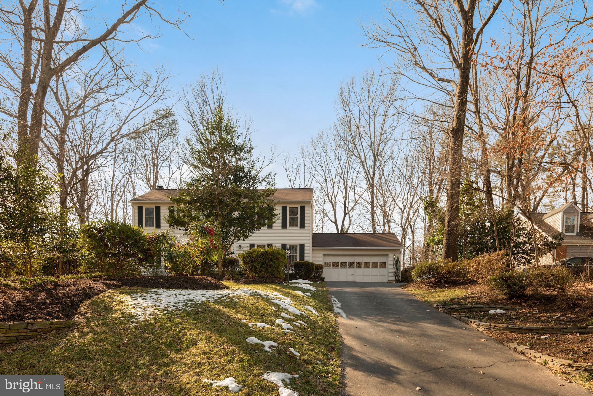 1940 Barton Hill Road Reston, VA 20191 - Photo 3 of 38