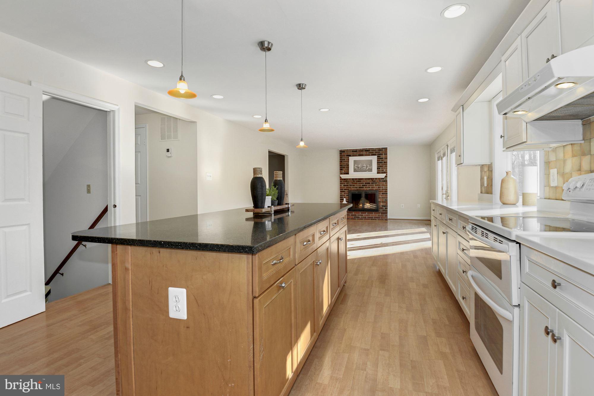 1940 Barton Hill Road Reston, VA 20191 - Photo 9 of 38