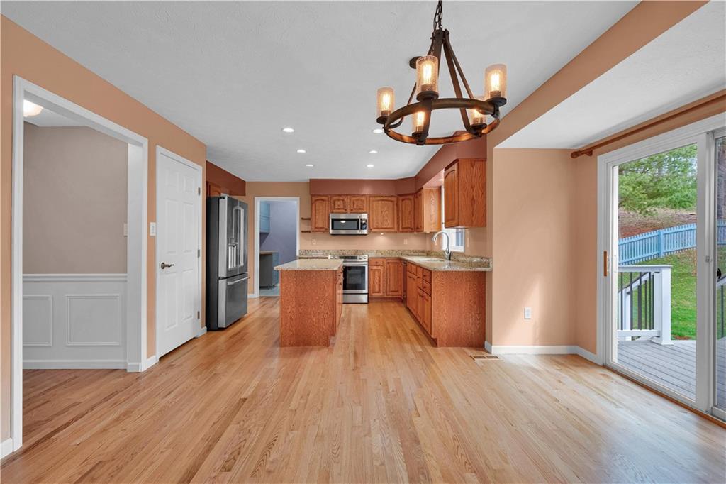 104 Lori Road Gibsonia, PA 15044 - Photo 5 of 25 Gallery Image 5