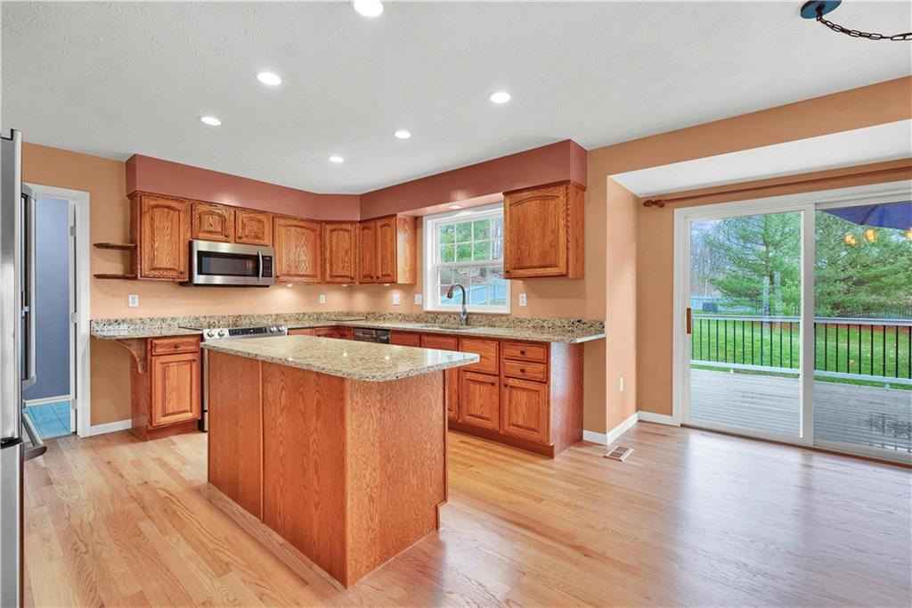 104 Lori Road Gibsonia, PA 15044 - Photo 6 of 25 Gallery Image 6