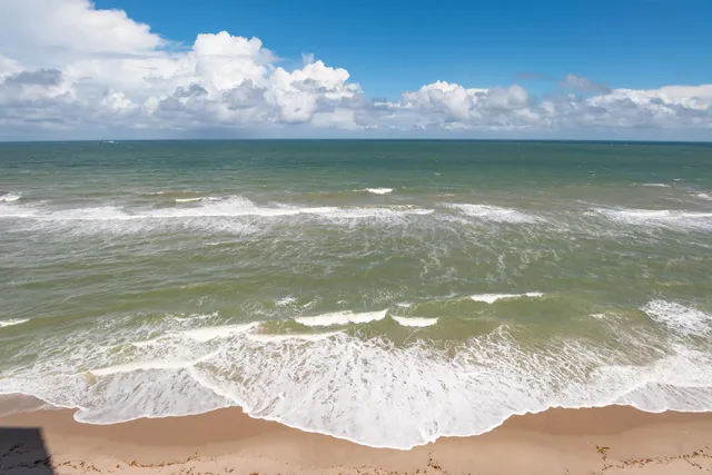 a view of a room with an empty space