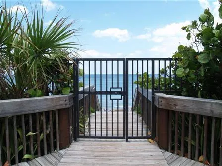 $7,500 | 5070 North Ocean Drive, Unit 10A, Singer Island, FL 33404