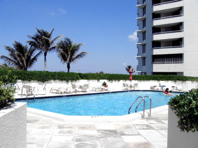 $7,500 | 5070 North Ocean Drive, Unit 10A, Singer Island, FL 33404