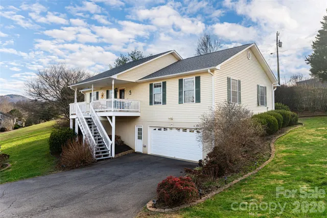 $465,000 | 16 Kinsale Drive, Leicester, NC 28748