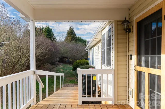 $465,000 | 16 Kinsale Drive, Leicester, NC 28748