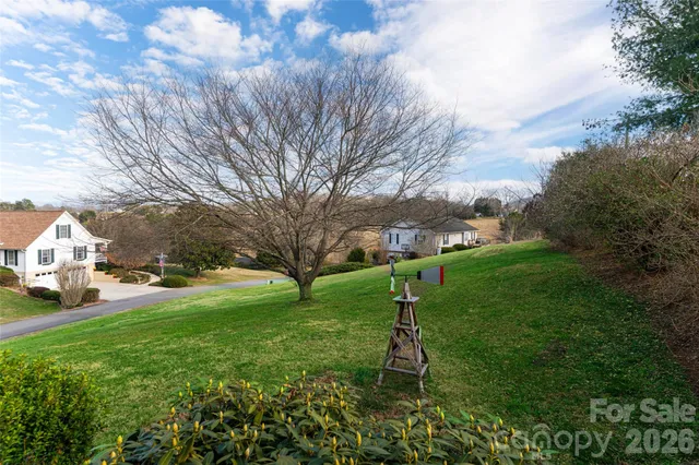 $465,000 | 16 Kinsale Drive, Leicester, NC 28748