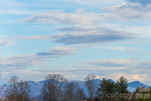 $465,000 | 16 Kinsale Drive, Leicester, NC 28748