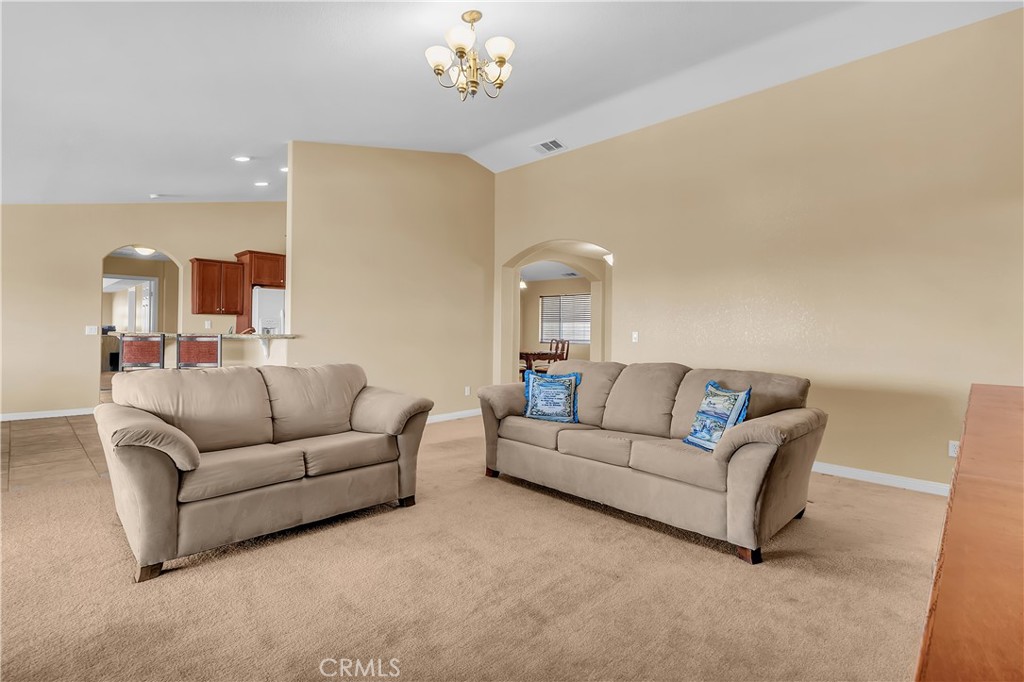 9379 Middleton Road Phelan, CA 92371 - Photo 5 of 36
