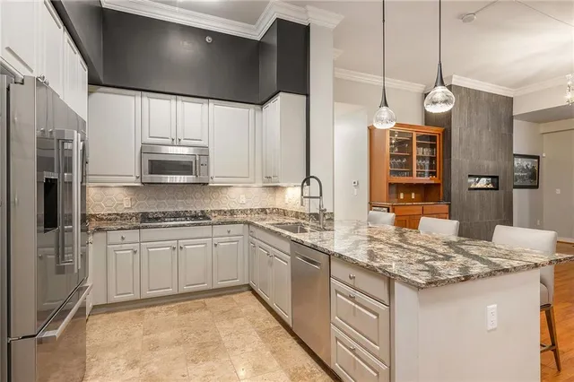 $795,000 | 4900 Central Street, Unit 101, Kansas City, MO 64112