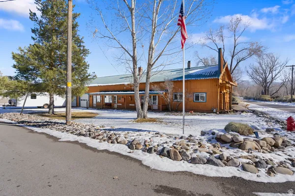 $1,100,000 | 30 North 300 East, Marysvale, UT 84750