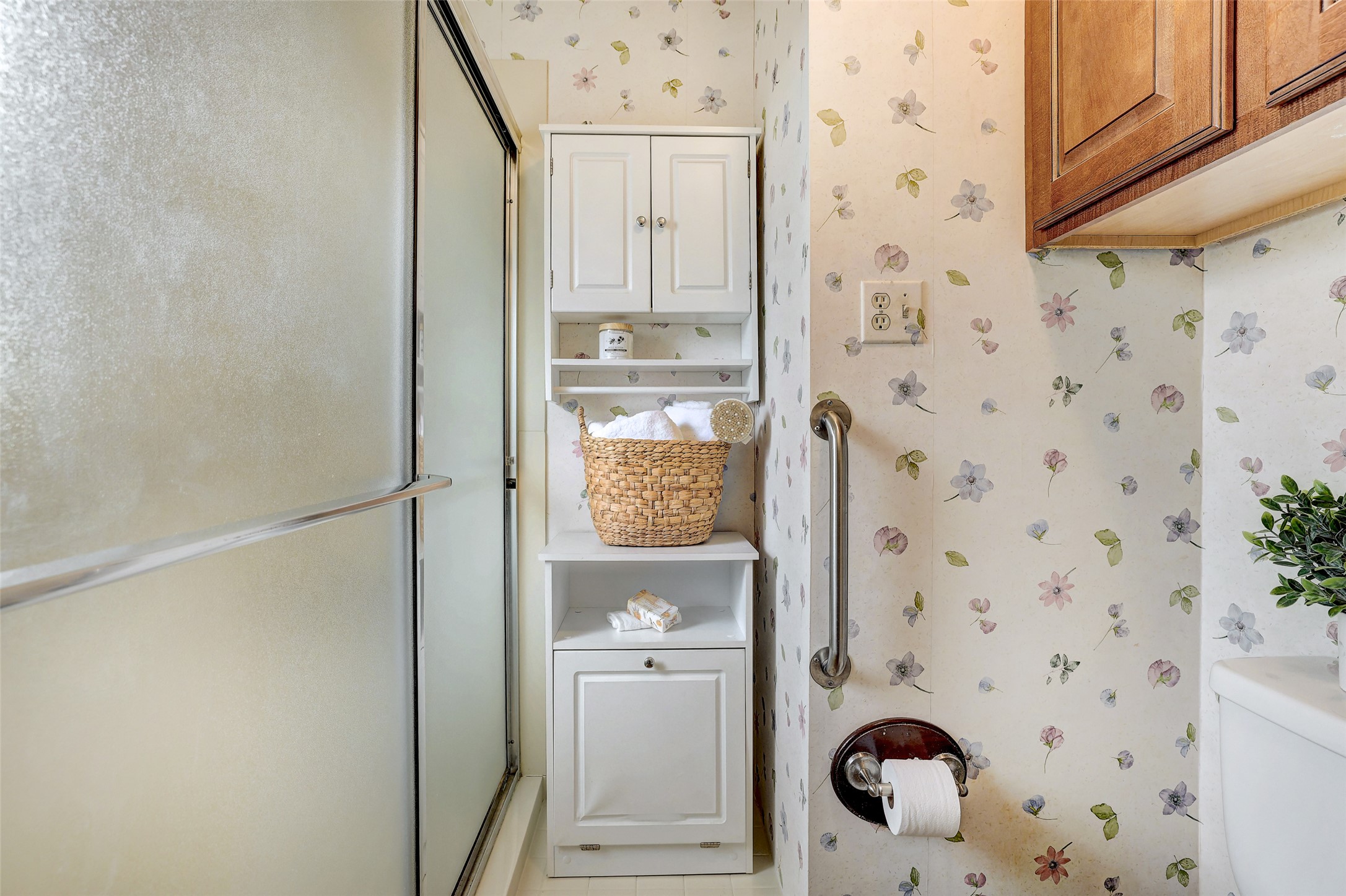 8606 Thunderbird Road, Unit A & B Austin, TX 78736 - Photo 21 of 29 Full bath with wallpapered walls and a shower stall
